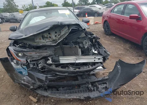 2021 Toyota Corolla Le z USA, uszkodzony, nr VIN JTDEPMAE1MJ174453